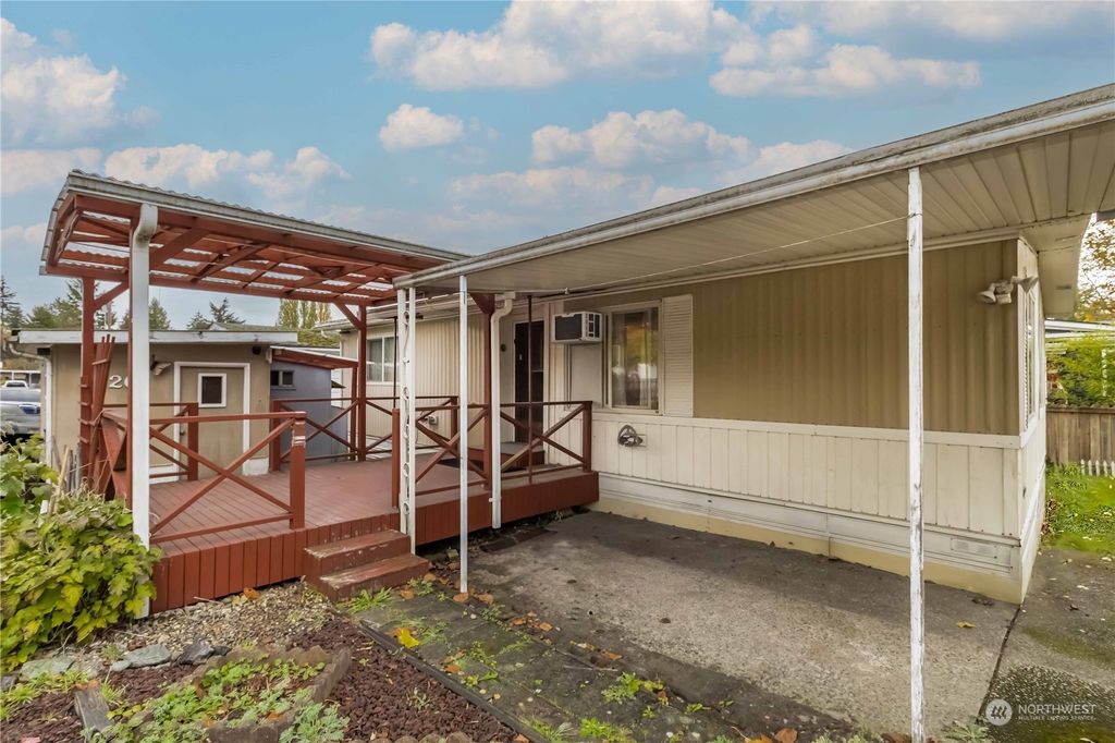 Photo of 24222 54th Ave W Ave #26, Mountlake Terrace, WA 98043 (MLS # 2308597)
