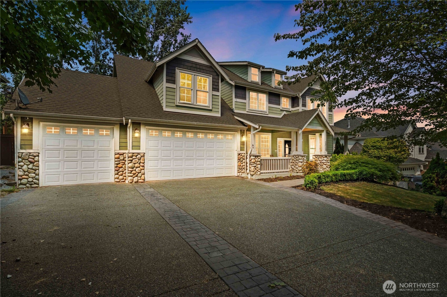 1313 24TH Avenue Ct SW