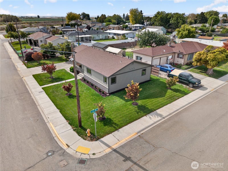 903 6th AVE SE