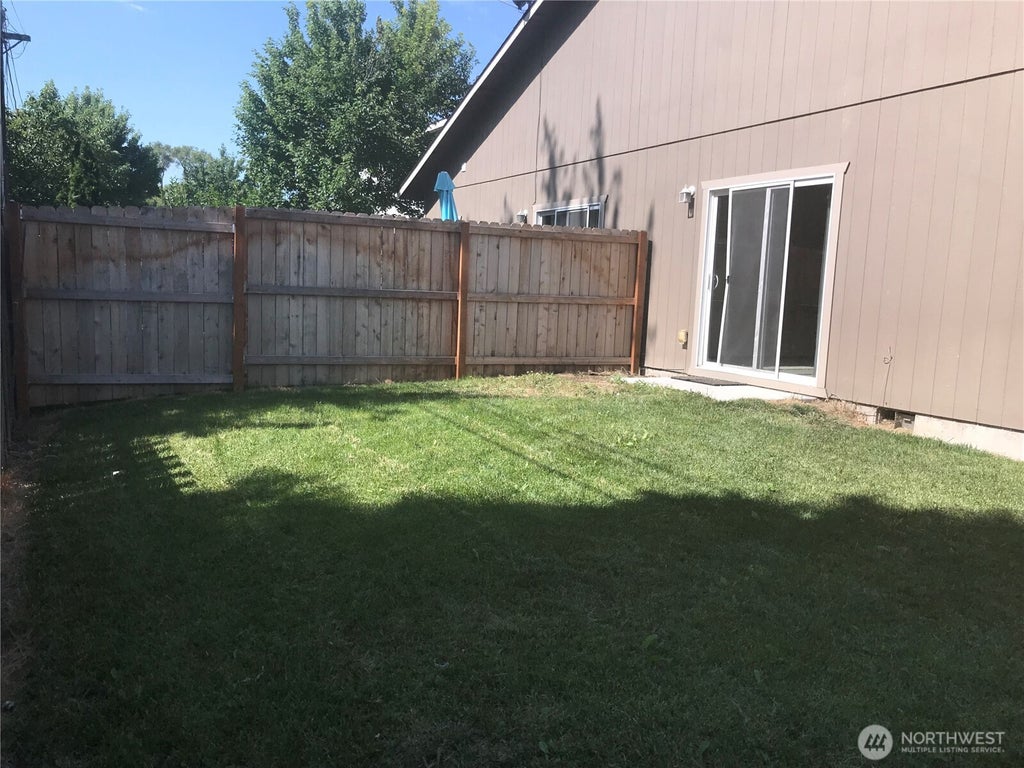 Photo of 1729 W Bemis Street, Moses Lake, WA 98837 (MLS # 2544687)