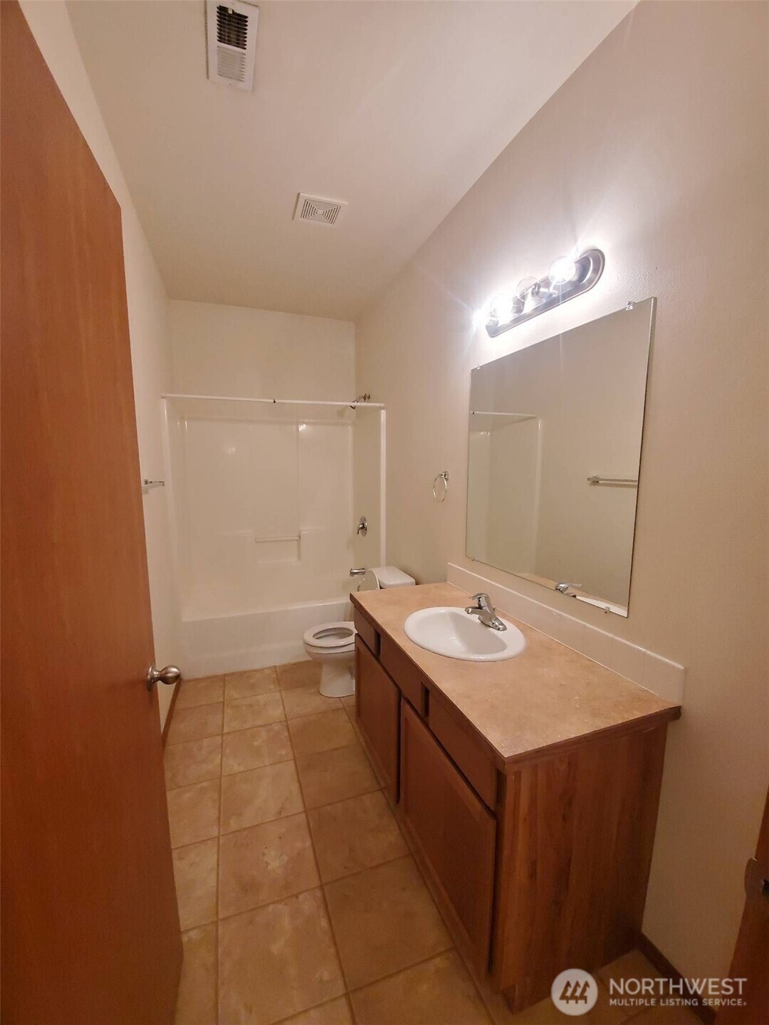 1729 W Bemis Street