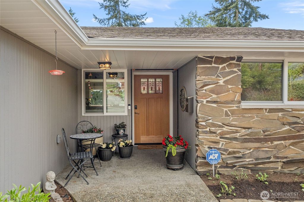 Photo of 6706 234th Street SW, Mountlake Terrace, WA 98043 (MLS # 2357842)