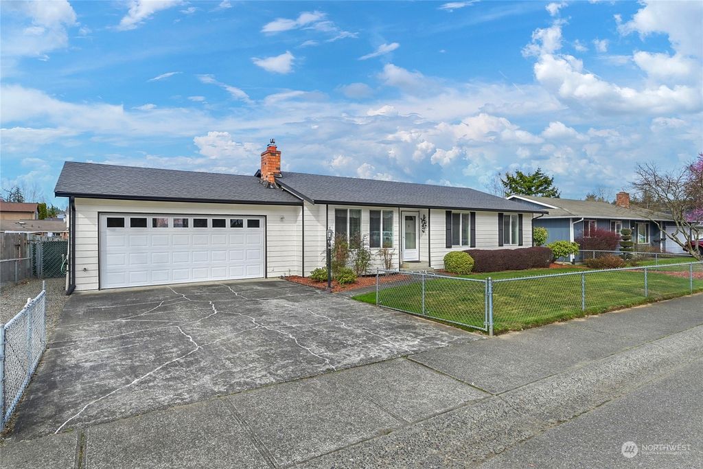 Photo of 6511 95th Street NE, Marysville, WA 98270 (MLS # 2050124)