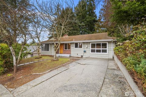 Photo of 2108 E 24th Street, Bremerton, WA 98310 (MLS # 2481454)