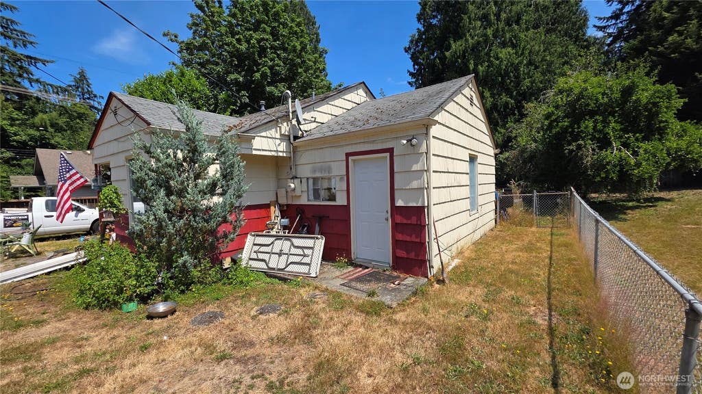 Photo of 1808 Van Epps Street SE, Olympia, WA 98501 (MLS # 2565034)