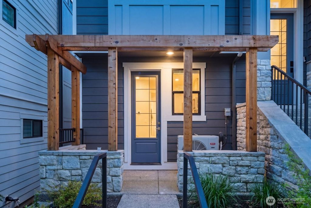 Photo of 13334 NE 144th Place, Woodinville, WA 98072 (MLS # 2519077)