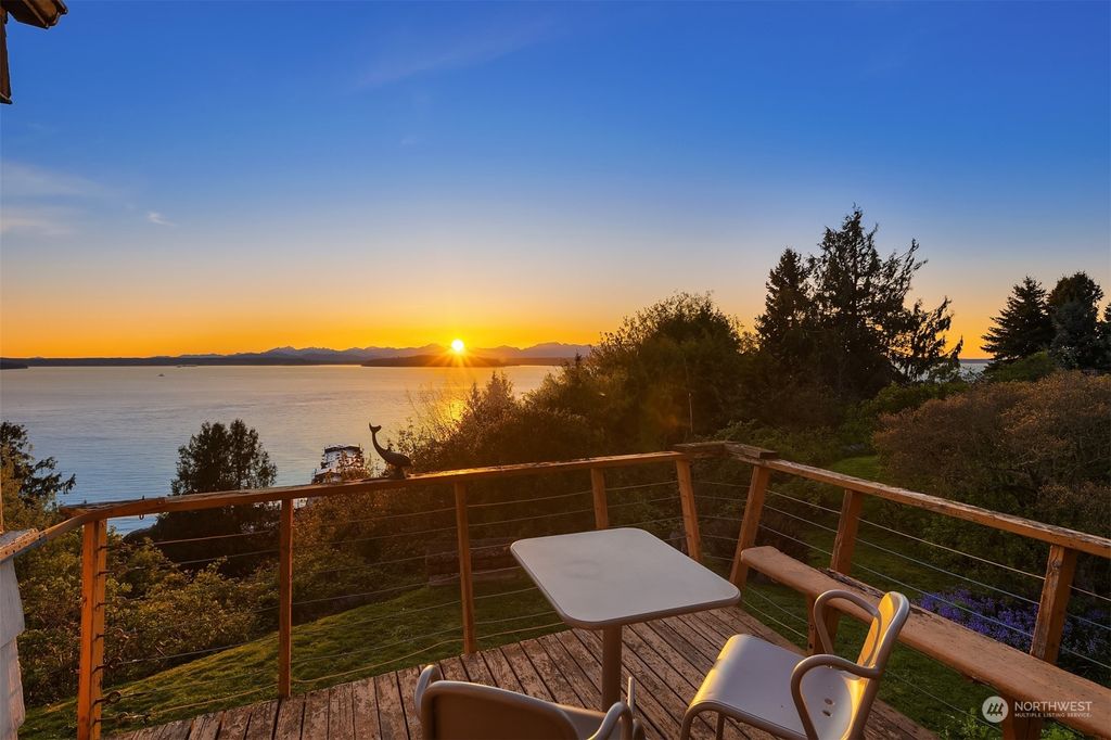 Photo of 5763 SW Orleans Street, Seattle, WA 98116 (MLS # 2227649)