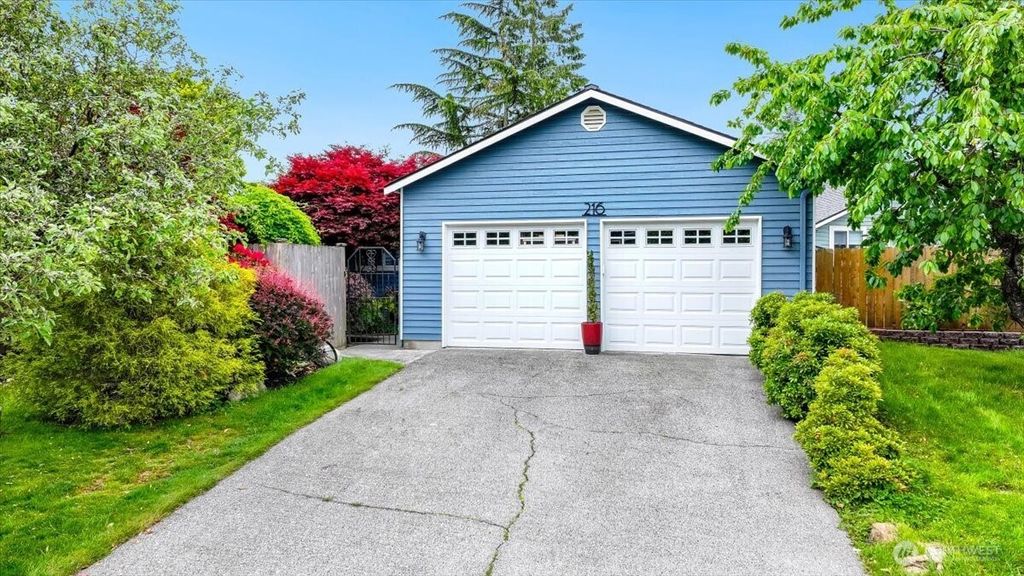 Photo of 216 93rd Street SE, Everett, WA 98208 (MLS # 2380704)