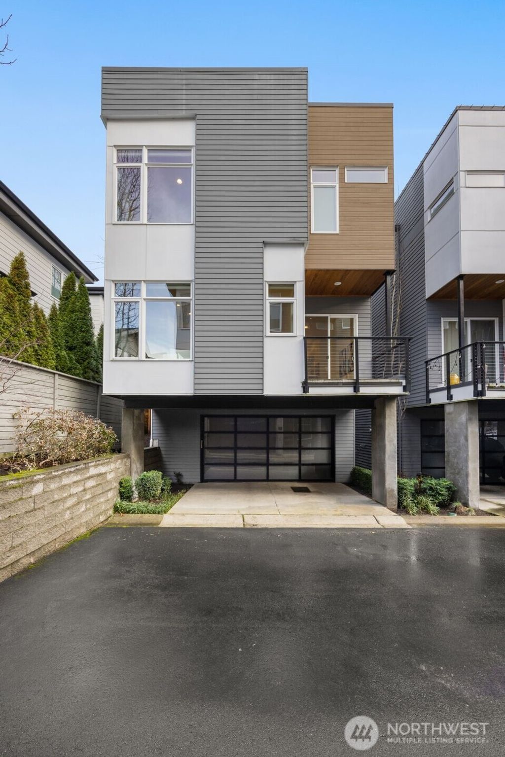 Photo of 315 State Street S #21, Kirkland, WA 98033 (MLS # 2476733)