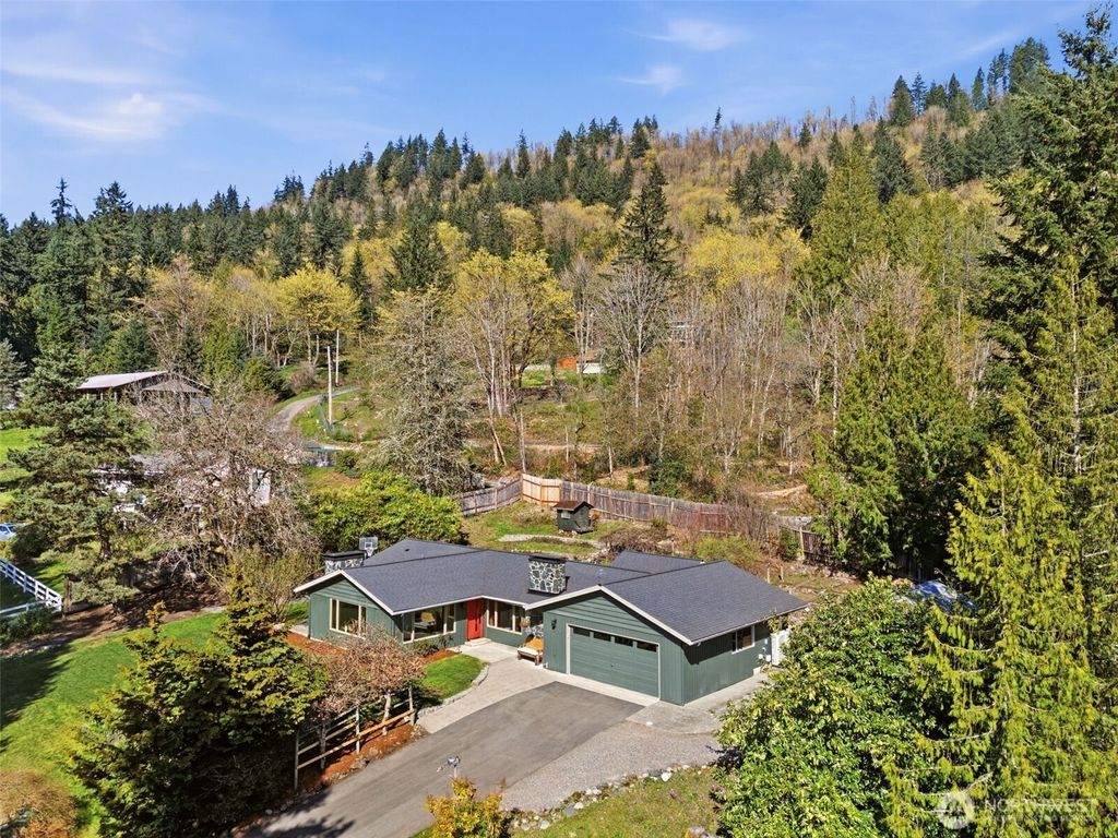Photo of 16408 Tiger Mountain Road SE, Issaquah, WA 98027 (MLS # 2510214)