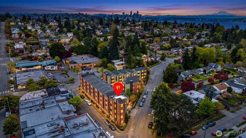 Photo of 3215 W Lynn Street, Seattle, WA 98199 (MLS # 2507951)