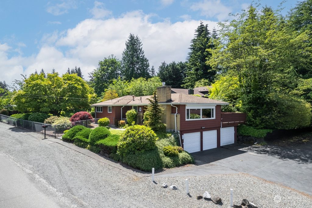 Photo of 607 Woodland Way, Kent, WA 98030 (MLS # 2248233)