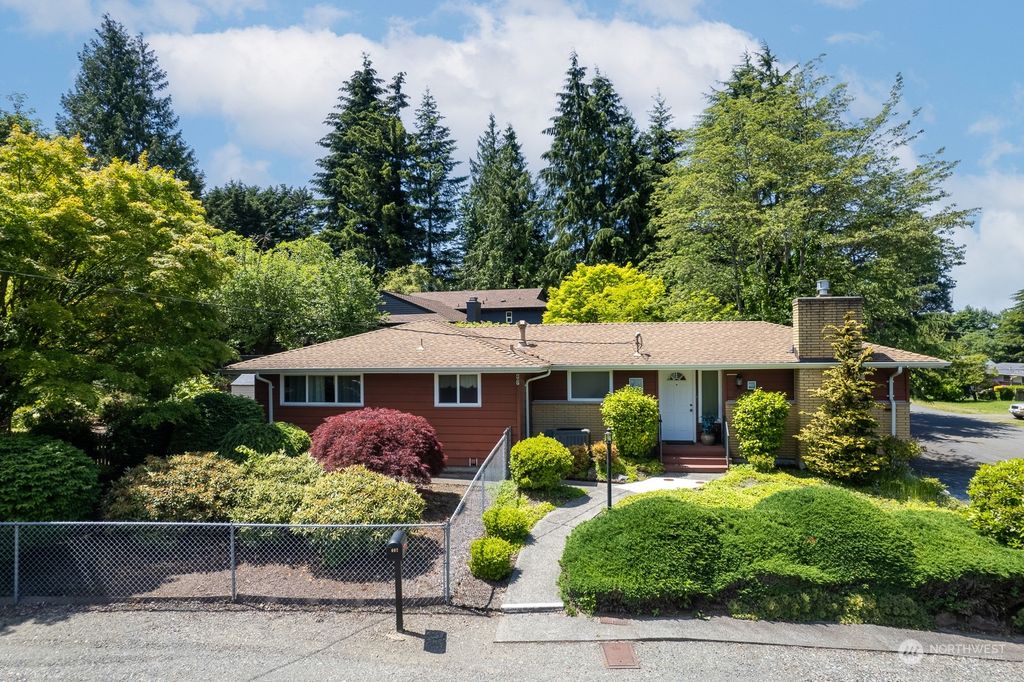 Photo of 607 Woodland Way, Kent, WA 98030 (MLS # 2248233)