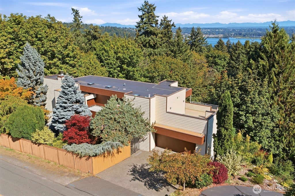Photo of 16328 35th Avenue NE, Lake Forest Park, WA 98155 (MLS # 2593865)