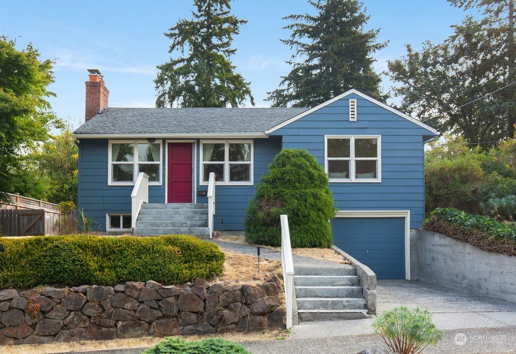 Photo of 7326 48th Avenue NE, Seattle, WA 98115 (MLS # 1998195)