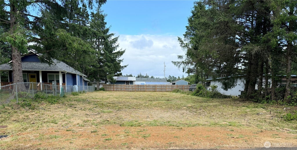 Photo of 328 Mizzen Street NW, Ocean Shores, WA 98569 (MLS # 2546815)