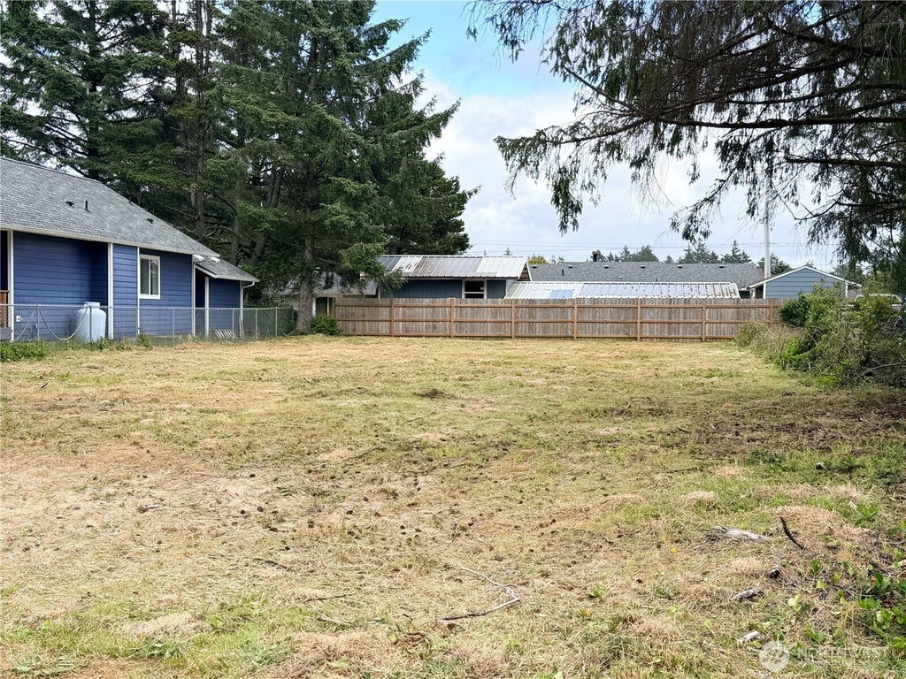 Photo of 328 Mizzen Street NW, Ocean Shores, WA 98569 (MLS # 2546815)