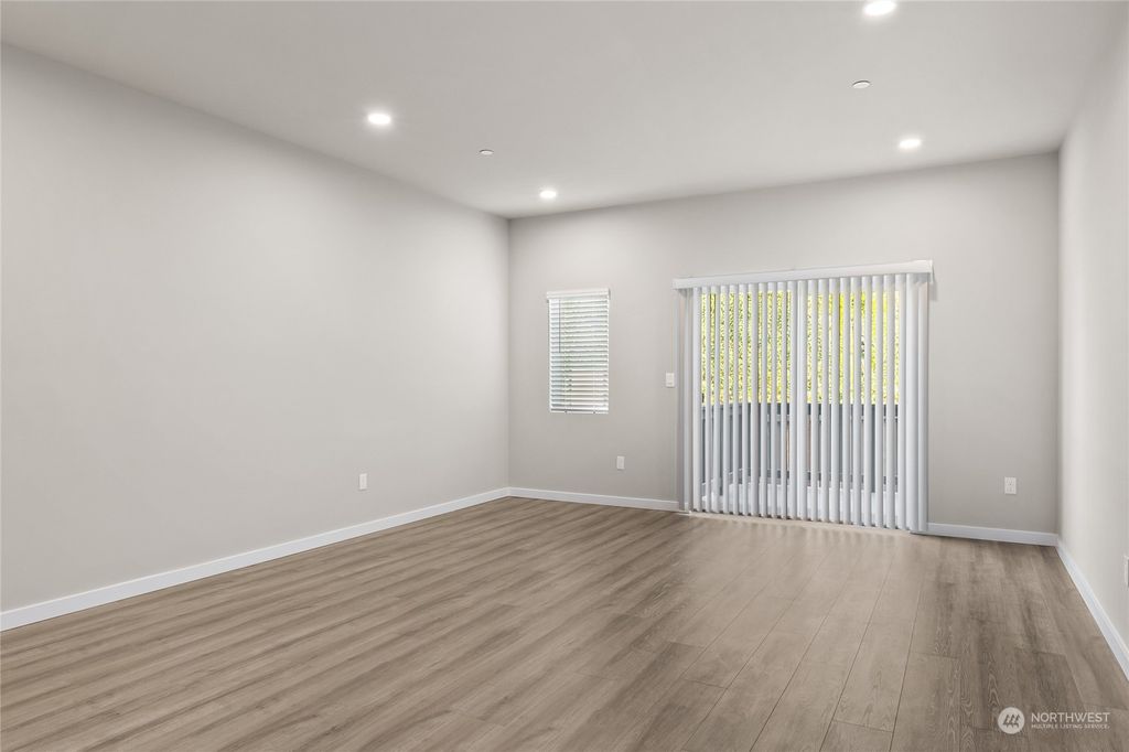 Photo of 23413 Edmonds Way #B3, Edmonds, WA 98026 (MLS # 2161042)