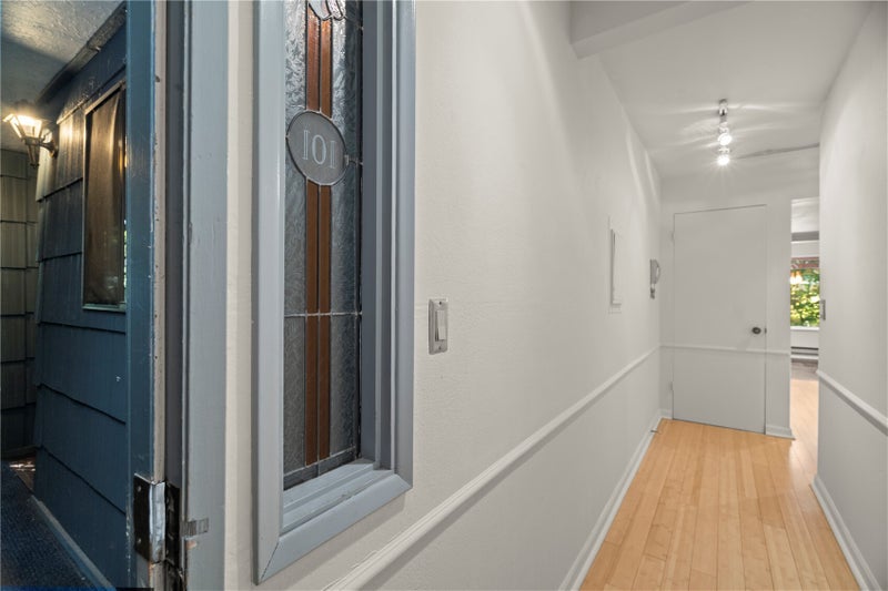 210 Boylston Avenue E 101