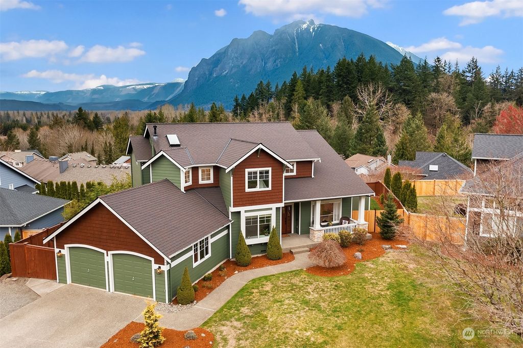 Photo of 1340 Hemlock Avenue SW, North Bend, WA 98045 (MLS # 2044463)