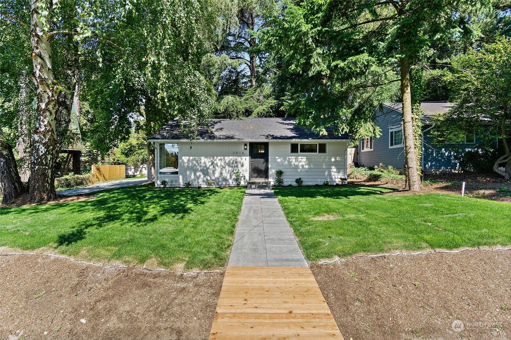 Photo of 3816 NE 115th Street, Seattle, WA 98125 (MLS # 2288116)