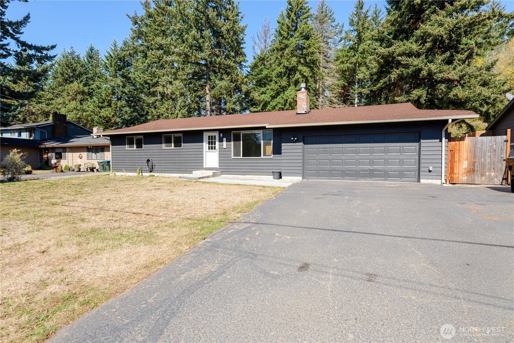 Photo of 1809 W 10th Street ST, Port Angeles, WA 98363 (MLS # 2583516)