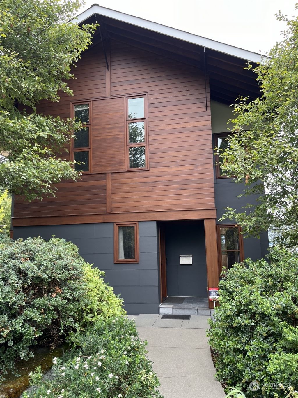 Photo of 1405 Newport Way, Seattle, WA 98122 (MLS # 2271467)