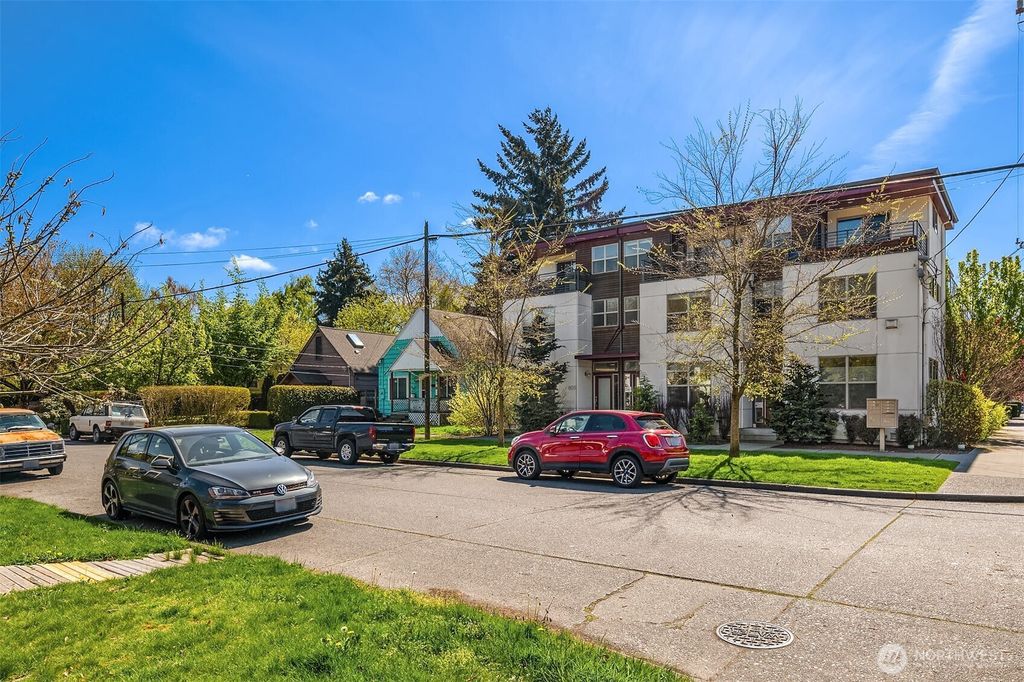 Photo of 809 S Orcas Street, Seattle, WA 98108 (MLS # 2353835)