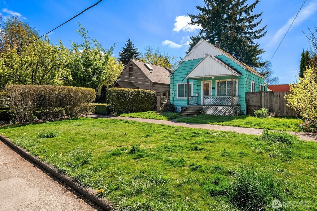 Photo of 809 S Orcas Street, Seattle, WA 98108 (MLS # 2353835)