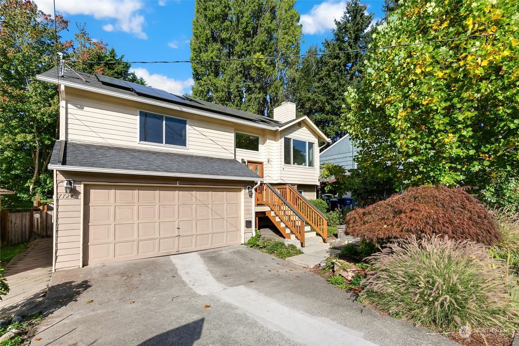 Photo of 7727 25th Avenue NE, Seattle, WA 98115 (MLS # 2296837)