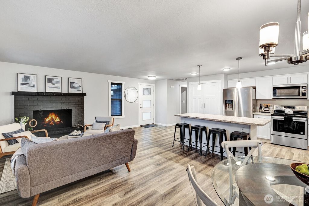 Photo of 7843 NE 146th Street, Kenmore, WA 98028 (MLS # 2453775)