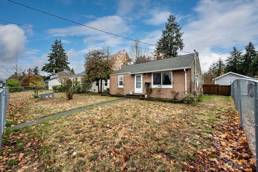 Photo of 17324 34th Avenue S, SeaTac, WA 98188 (MLS # 2014839)