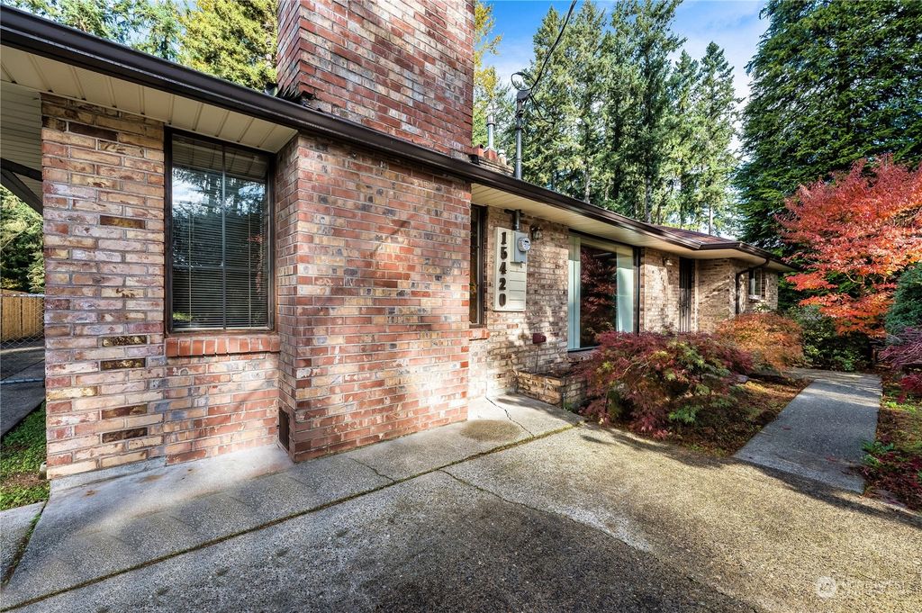 Photo of 15420 SE 142nd Place, Renton, WA 98059 (MLS # 2180249)