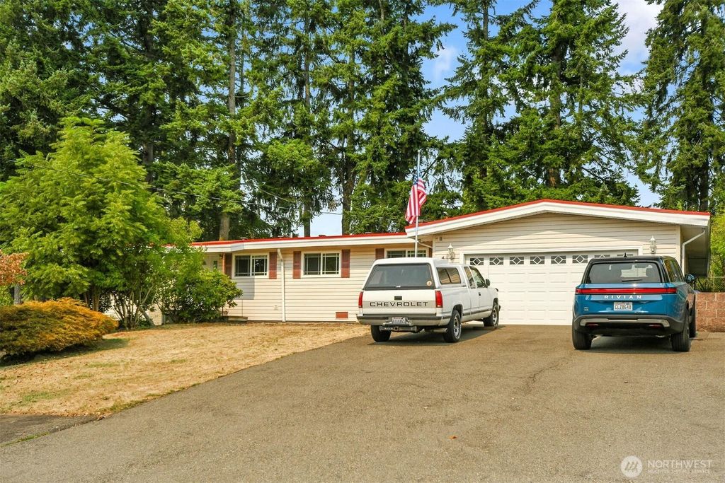 Photo of 458 SW 127th Street, Burien, WA 98146 (MLS # 2421694)