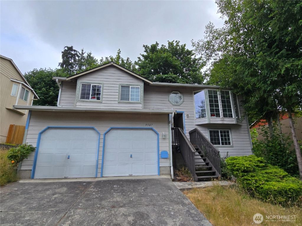 Photo of 9507 NE 28th Street, Lake Stevens, WA 98258 (MLS # 2438573)