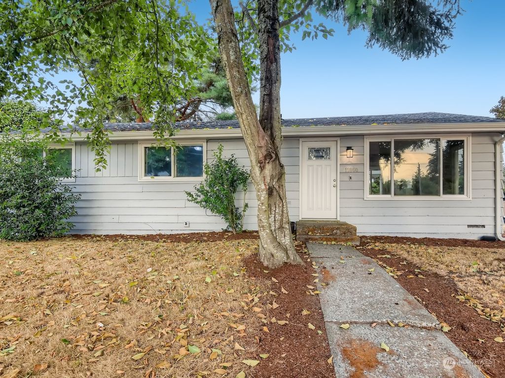 Photo of 11860 14th Avenue S, Burien, WA 98168 (MLS # 1996795)