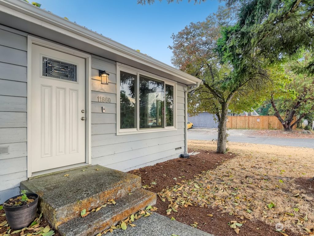 Photo of 11860 14th Avenue S, Burien, WA 98168 (MLS # 1996795)