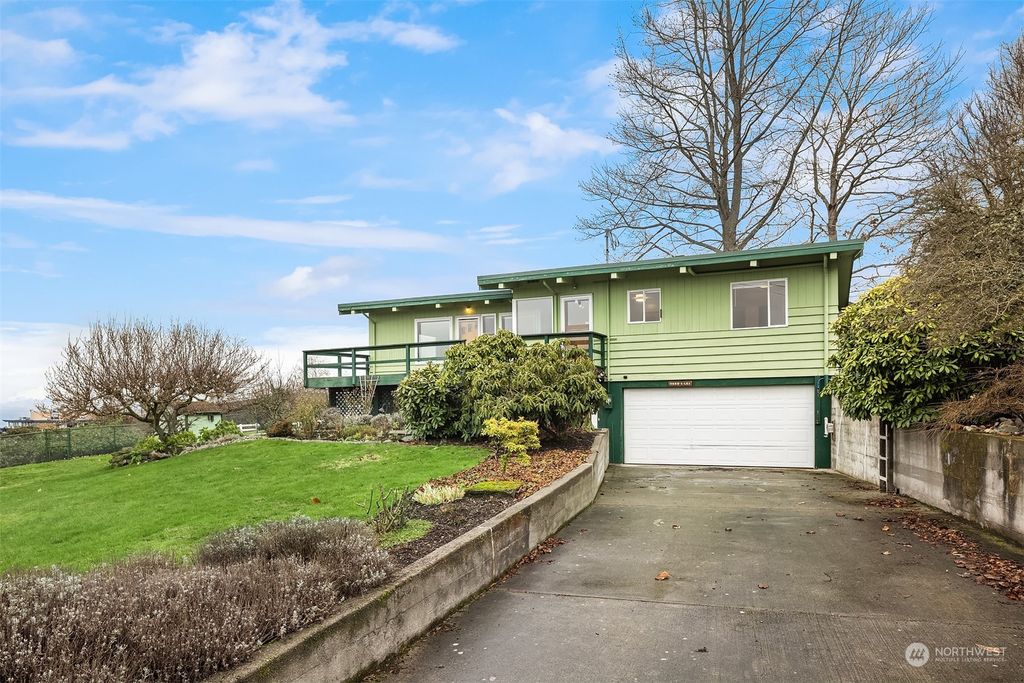 Photo of 202 Washington Avenue, Mukilteo, WA 98275 (MLS # 2029284)