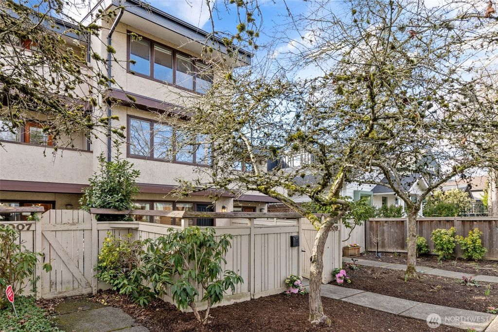 Photo of 2009 42nd Avenue E, Seattle, WA 98112 (MLS # 2481191)