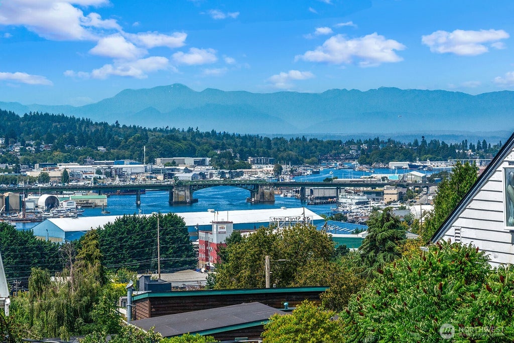 Photo of 102 N 41st Street, Seattle, WA 98103 (MLS # 2561531)
