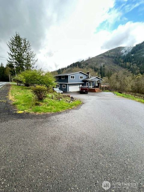 Photo of 431 Highland Valley Road, Morton, WA 98356 (MLS # 2510411)