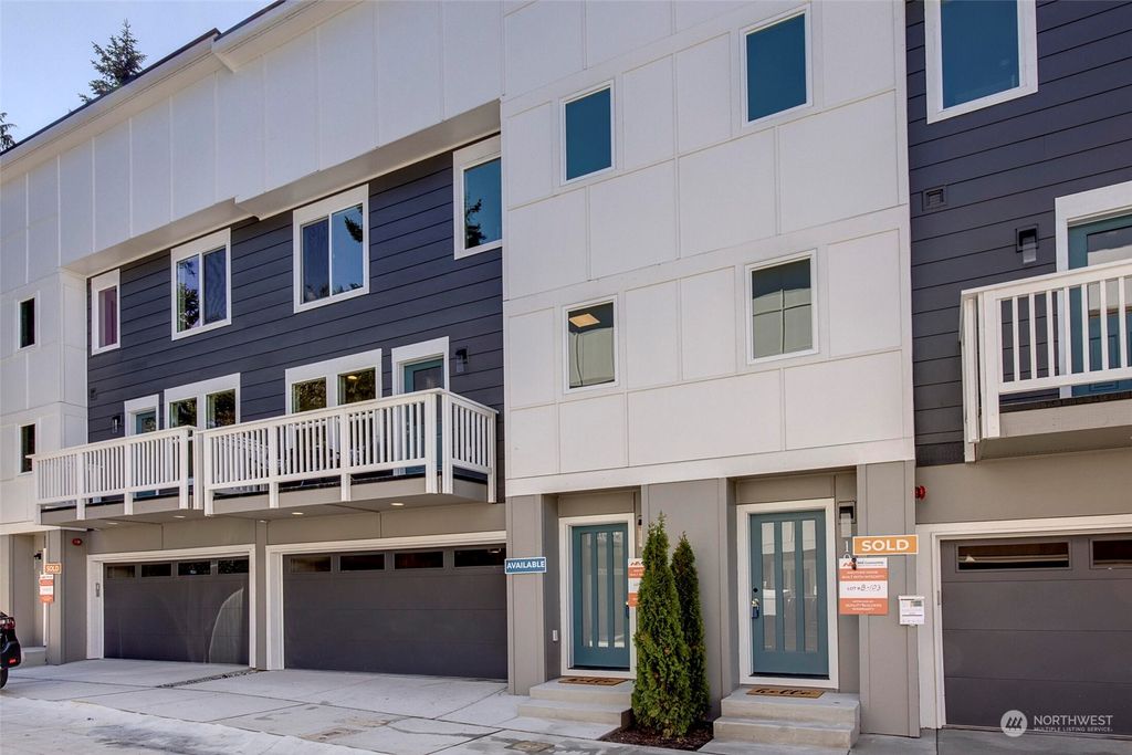 Photo of 8029 NE 177th Place #102, Kenmore, WA 98028 (MLS # 2067844)
