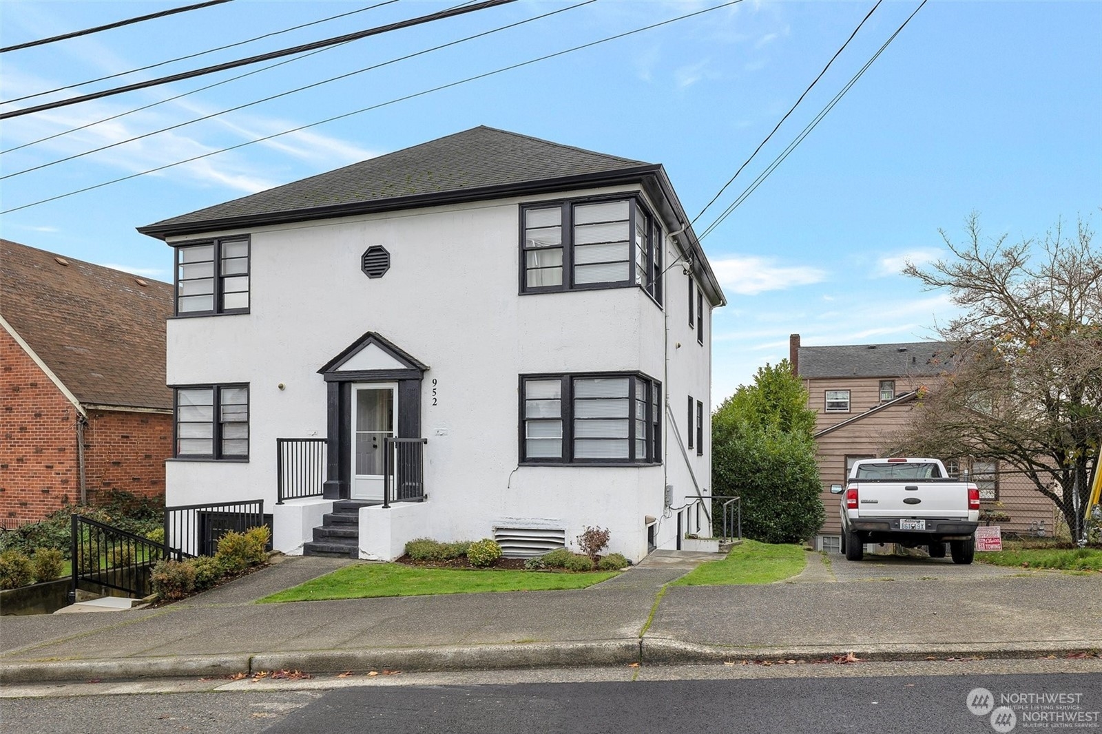 952 Highland Avenue