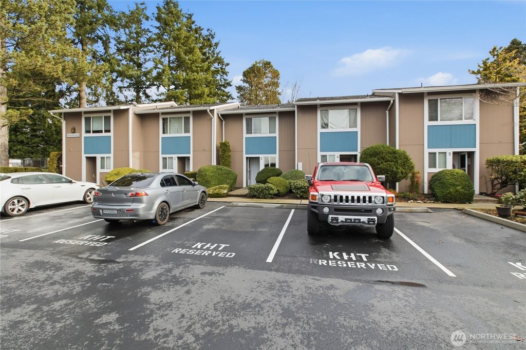 Photo of 25406 106th Avenue SE, Kent, WA 98030 (MLS # 2482184)