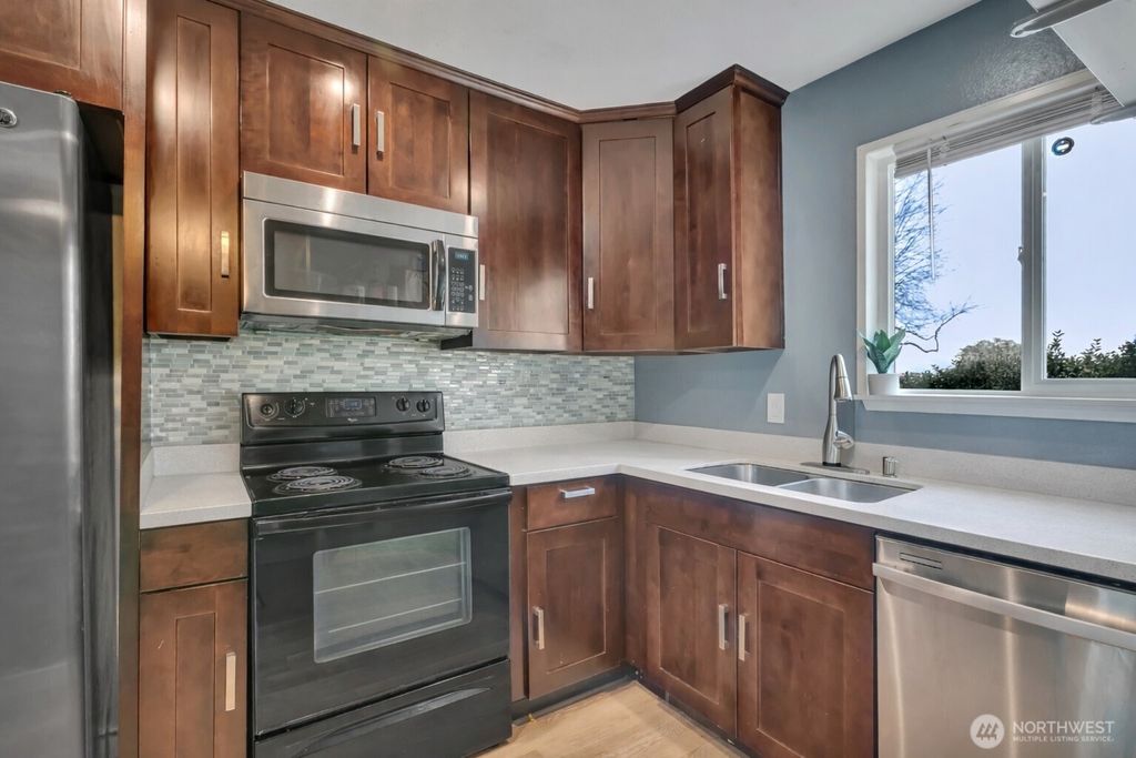 Photo of 25406 106th Avenue SE, Kent, WA 98030 (MLS # 2482184)