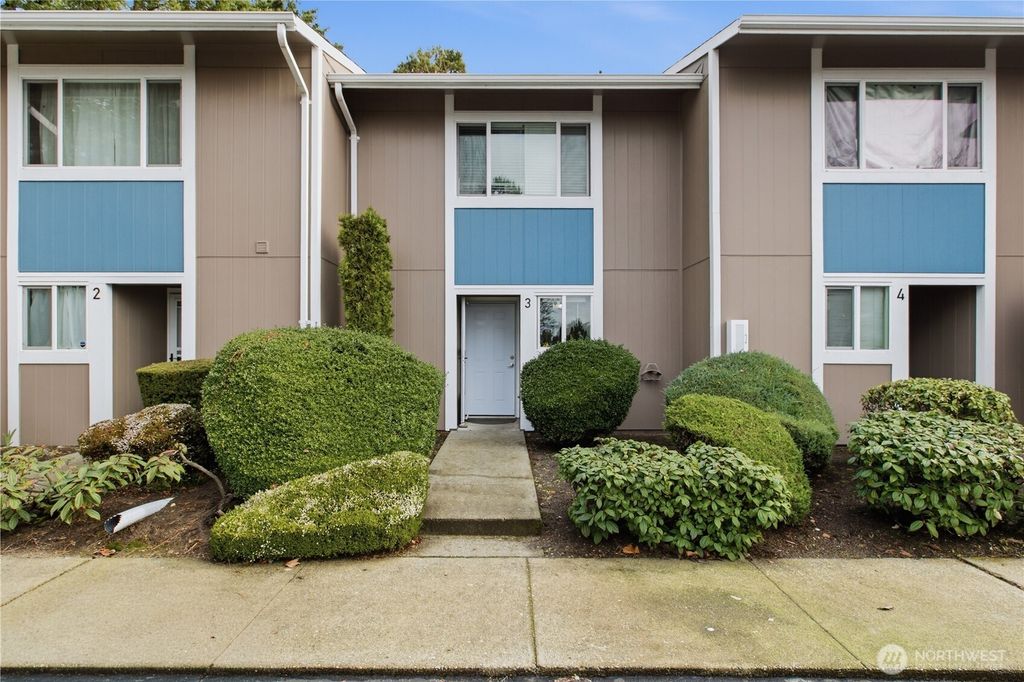 Photo of 25406 106th Avenue SE, Kent, WA 98030 (MLS # 2482184)