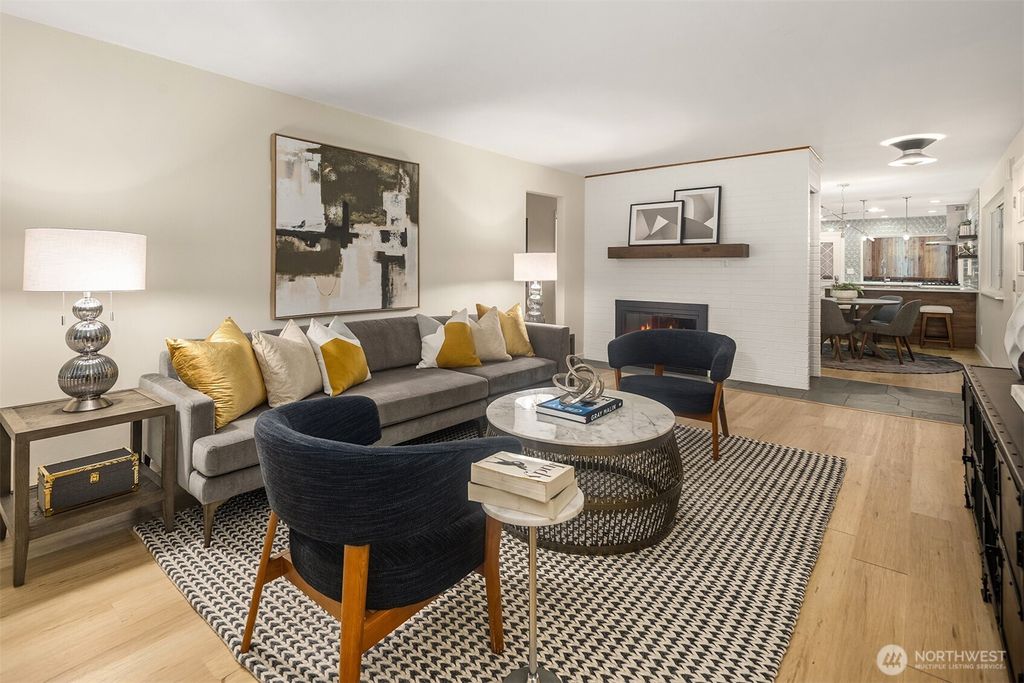 Photo of 119 N 84th Street, Seattle, WA 98103 (MLS # 2470011)