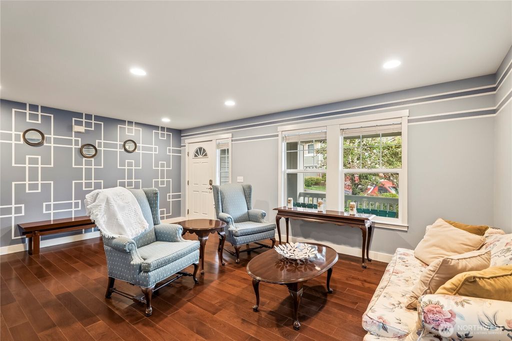 Photo of 22538 NE 96th Street, Redmond, WA 98053 (MLS # 2447397)