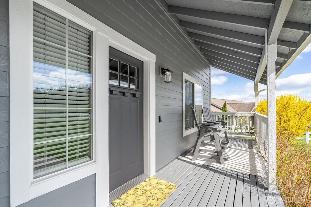 Photo of 140 Garrett Loop, Chehalis, WA 98532 (MLS # 2496223)