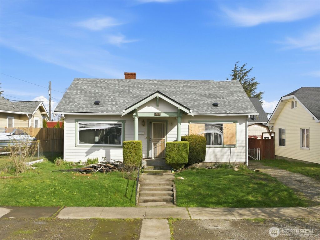 Photo of 219 E 46th Street, Tacoma, WA 98404 (MLS # 2501662)